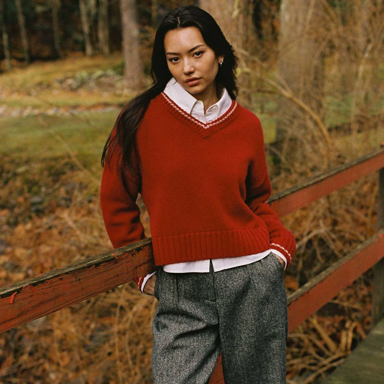 Cashmere Callie V Neck Sweater Wine - Image 8