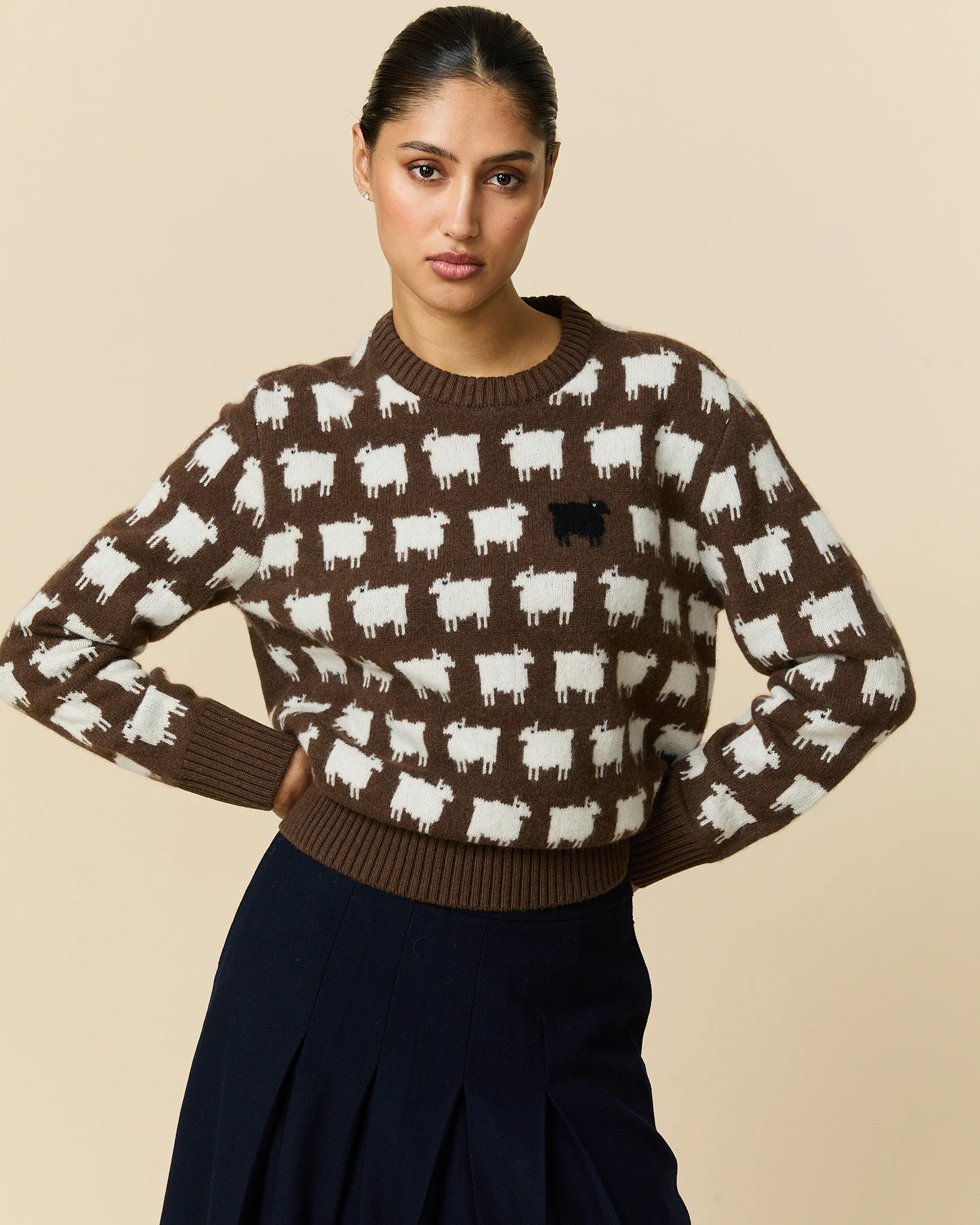 Oversized Wool Sheep Sweater Brown - Image 3